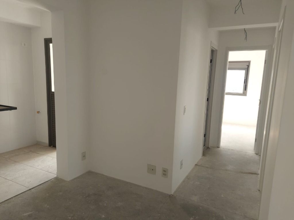 Apartamento à venda com 3 quartos, 81m² - Foto 2