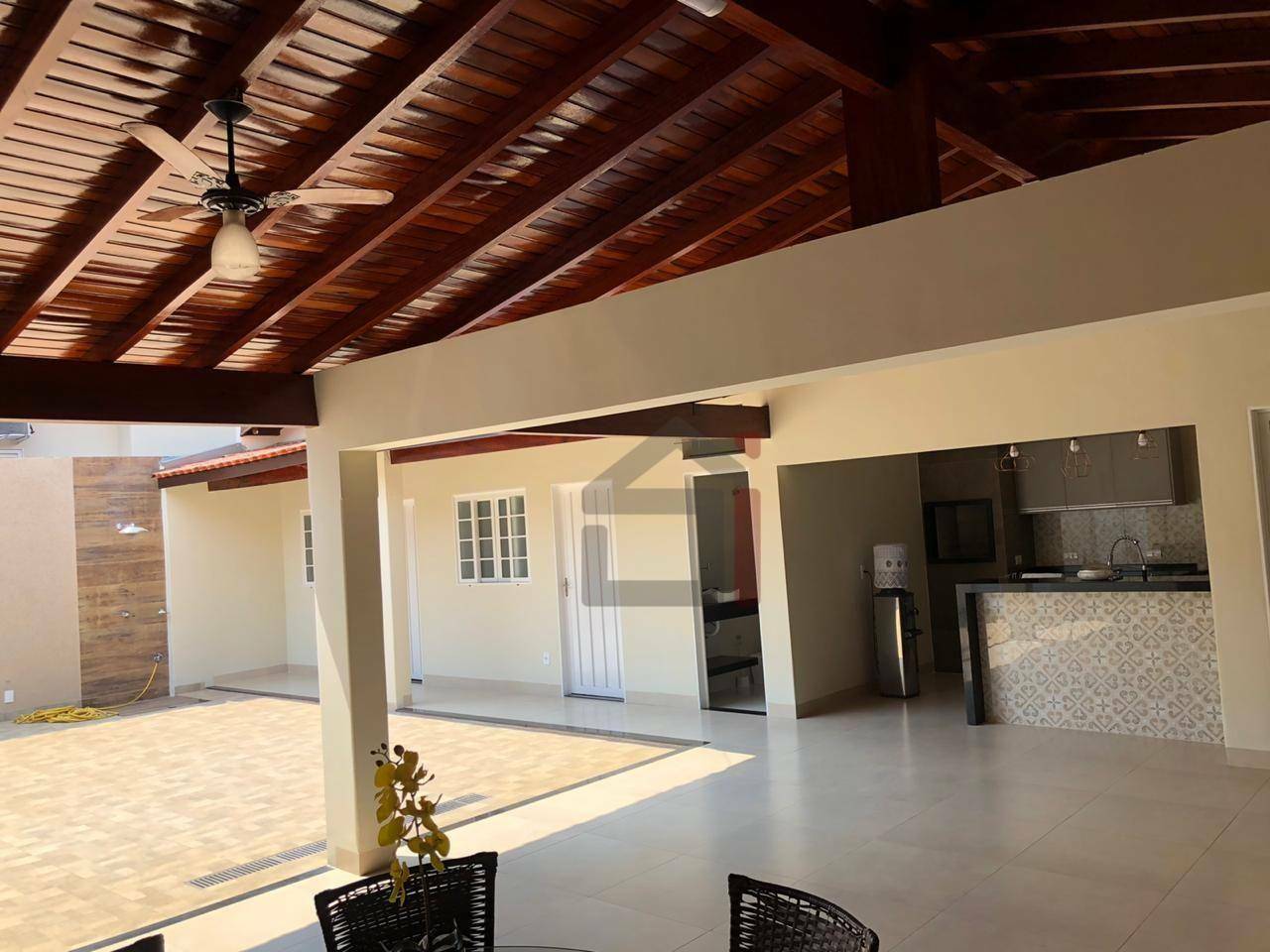 Casa à venda com 5 quartos, 230m² - Foto 8