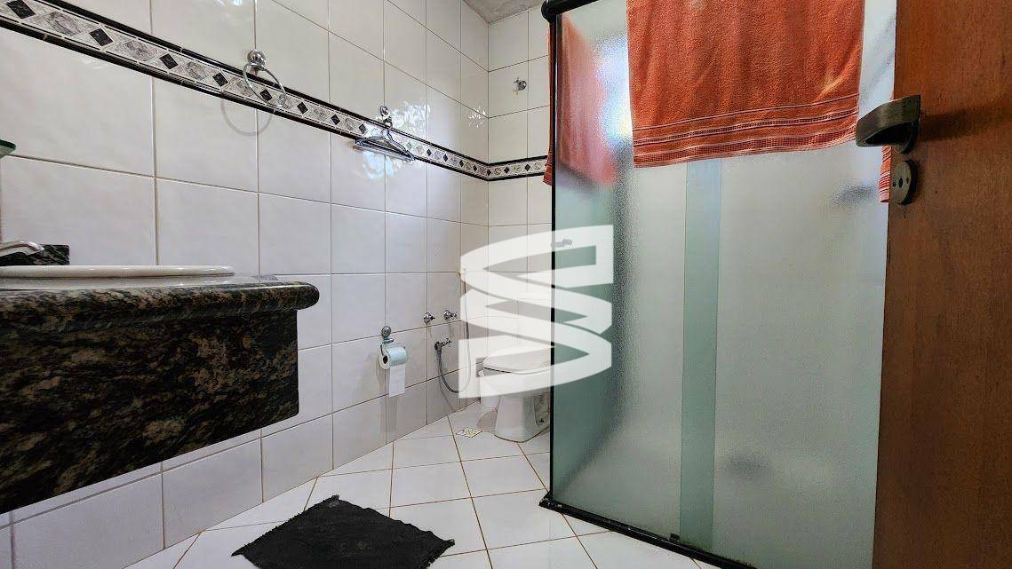 Chácara à venda com 4 quartos, 250m² - Foto 19