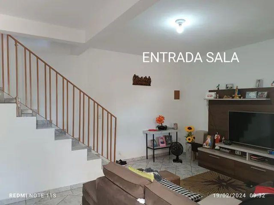 Casa à venda com 2 quartos, 196m² - Foto 1