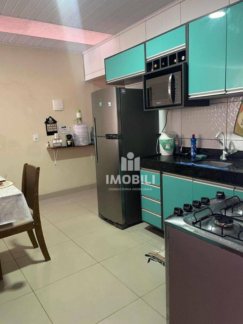 Casa à venda com 2 quartos, 90m² - Foto 18