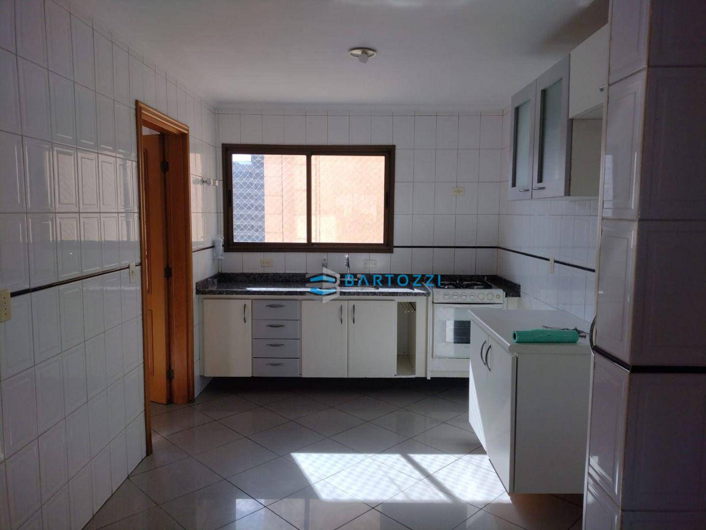 Apartamento à venda com 4 quartos, 135m² - Foto 7