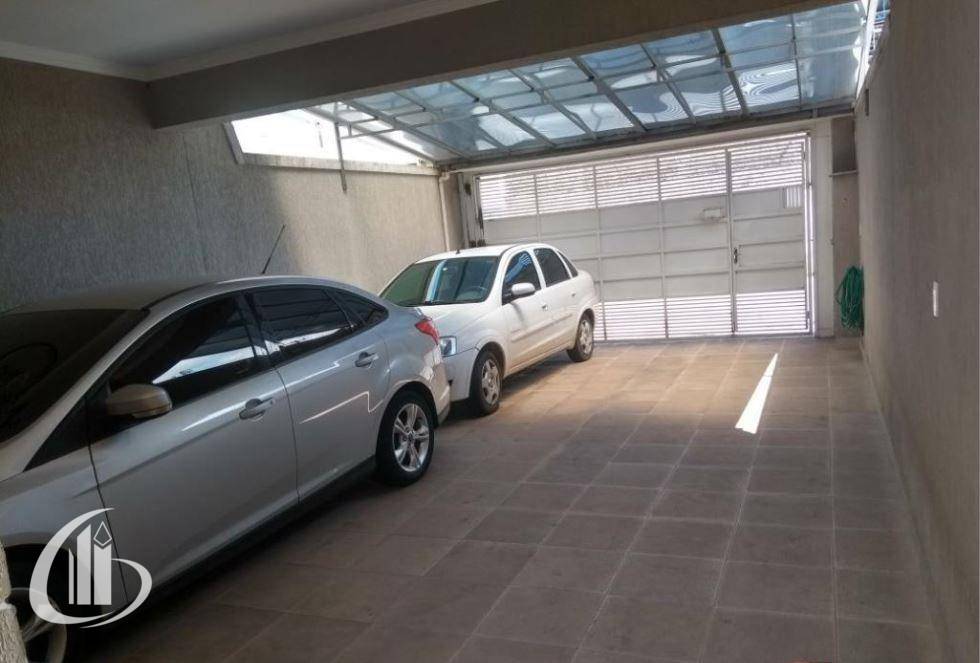 Sobrado à venda com 3 quartos, 180m² - Foto 1