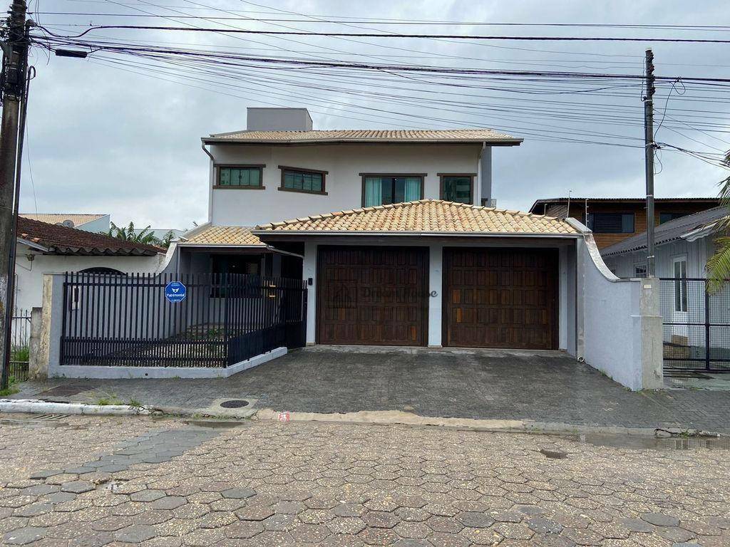 Casa de Condomínio à venda com 4 quartos, 231m² - Foto 1