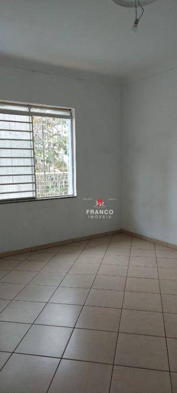 Casa à venda com 3 quartos, 240m² - Foto 10