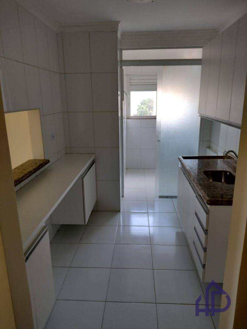 Apartamento para alugar com 3 quartos, 70m² - Foto 12