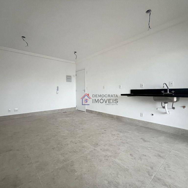 Apartamento à venda com 2 quartos, 67m² - Foto 3