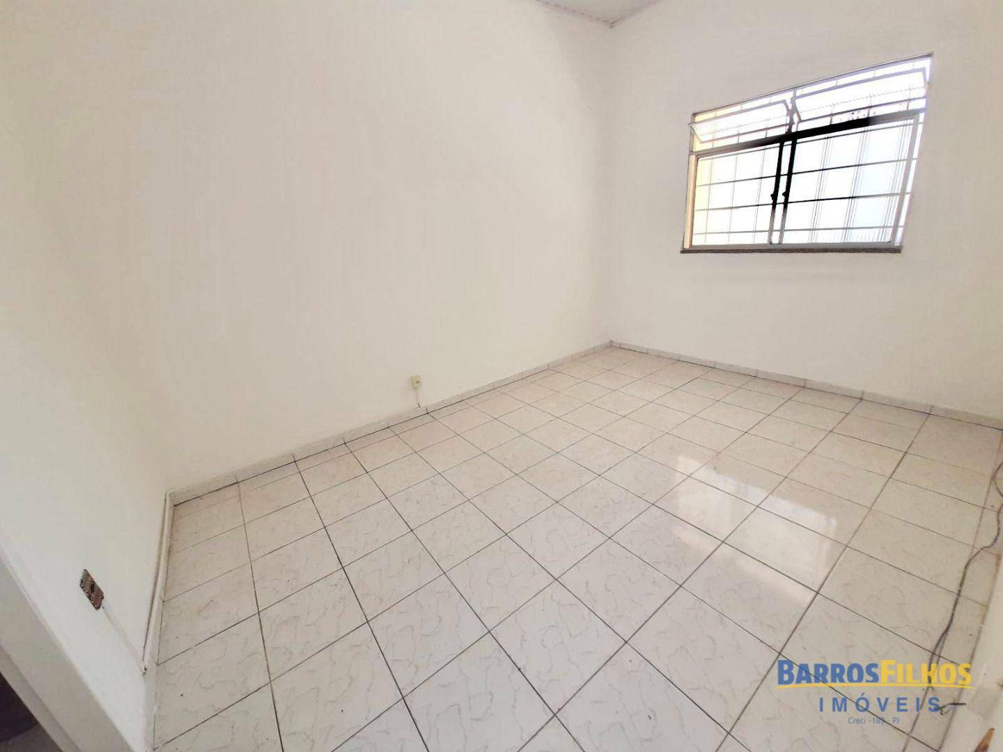 Casa para alugar com 3 quartos, 100m² - Foto 6