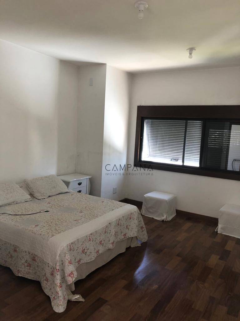 Casa à venda com 4 quartos, 650m² - Foto 4