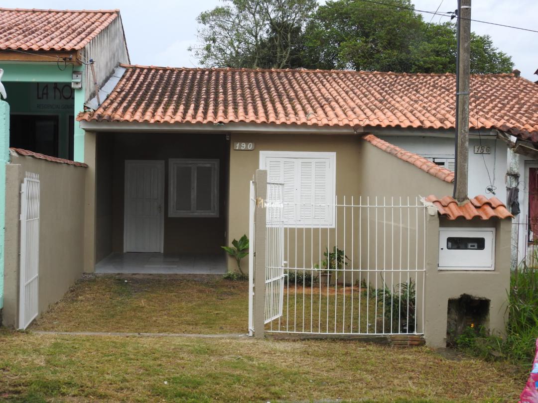 Casa à venda com 2 quartos, 165m² - Foto 1