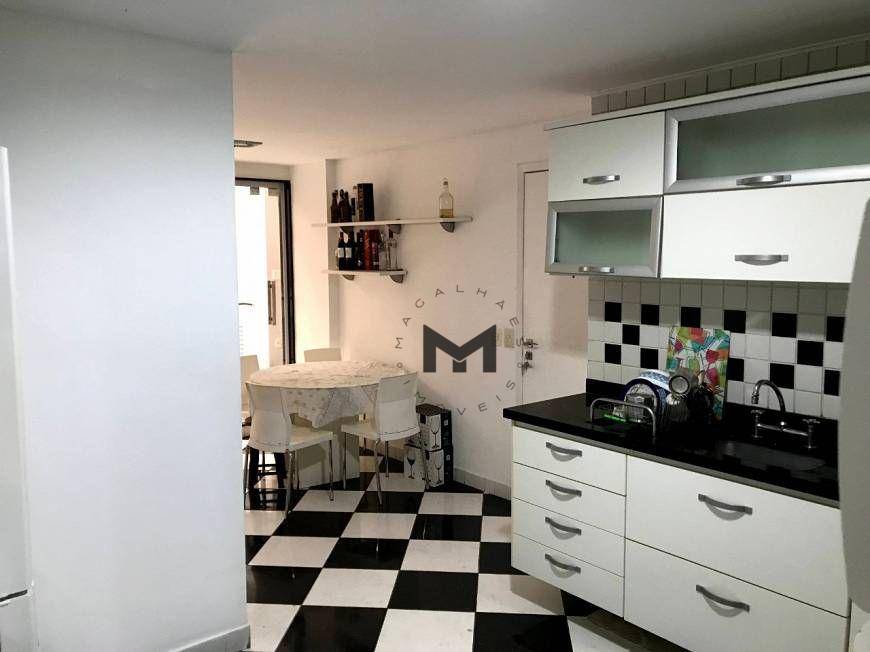 Apartamento à venda com 3 quartos, 200m² - Foto 9