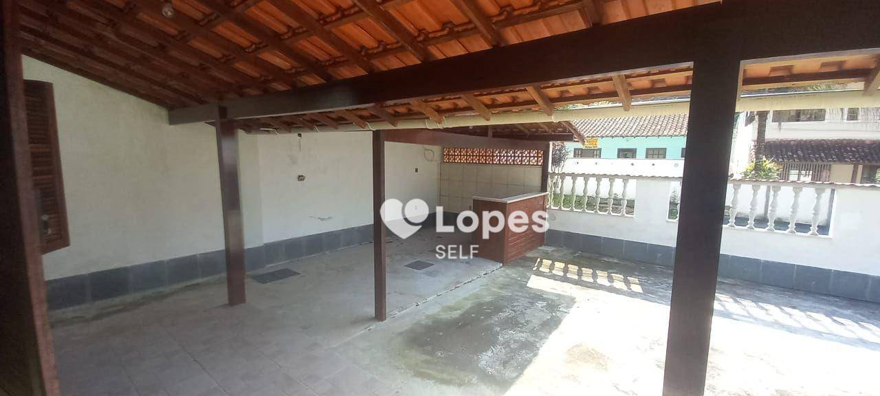 Casa à venda com 3 quartos, 300m² - Foto 5