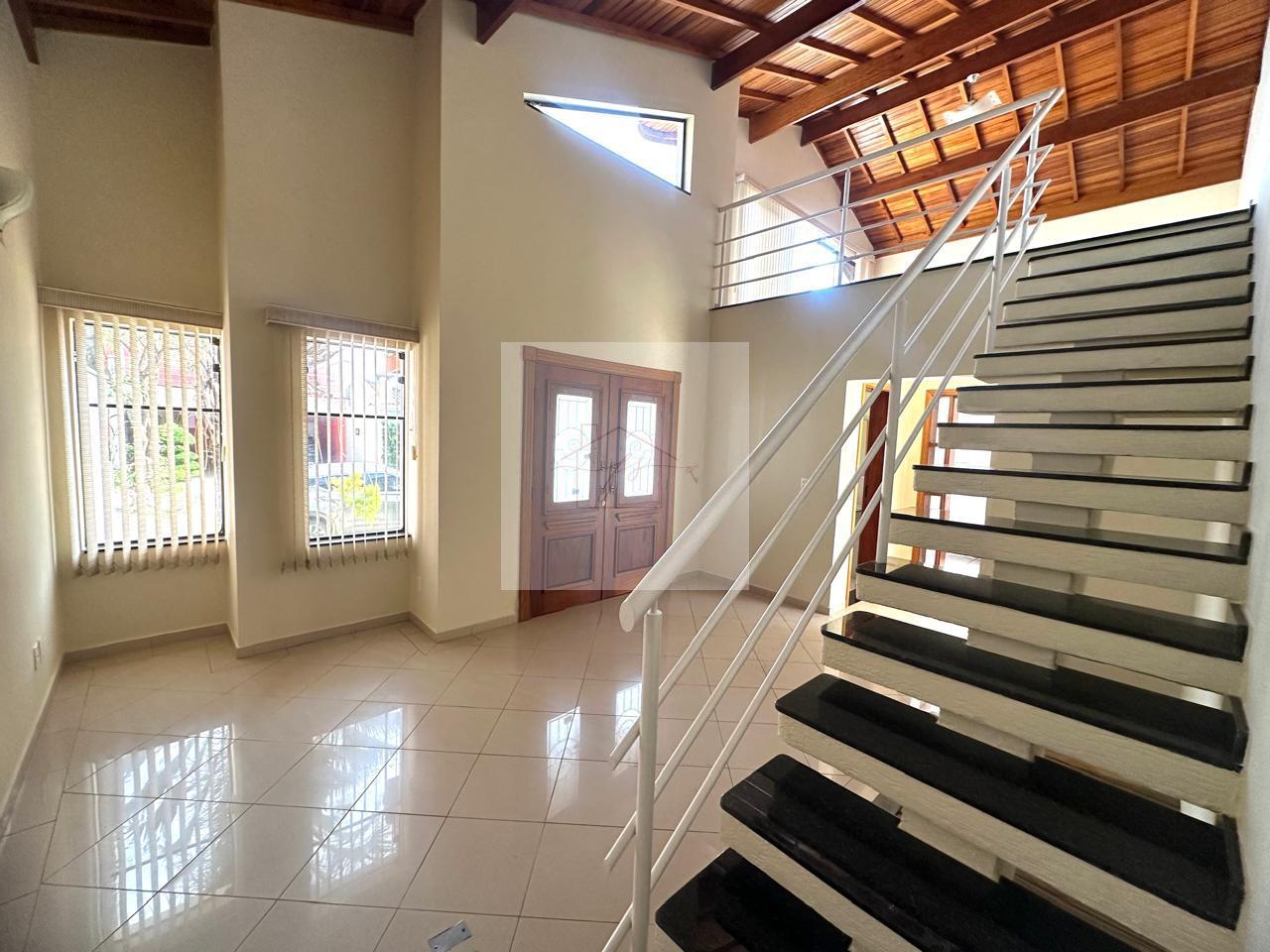 Casa de Condomínio à venda com 3 quartos, 380m² - Foto 2