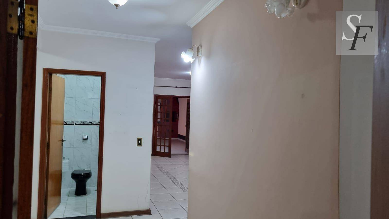 Sobrado para alugar com 3 quartos, 302m² - Foto 4