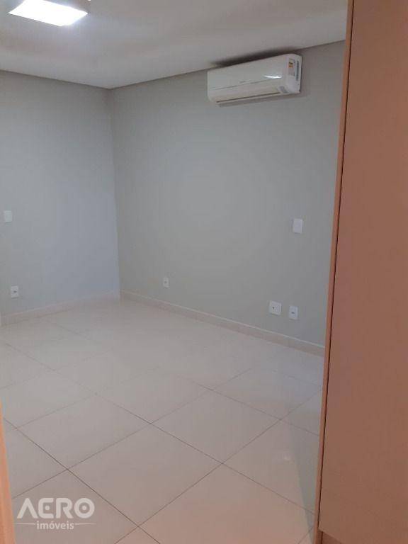 Apartamento à venda com 4 quartos, 200m² - Foto 7