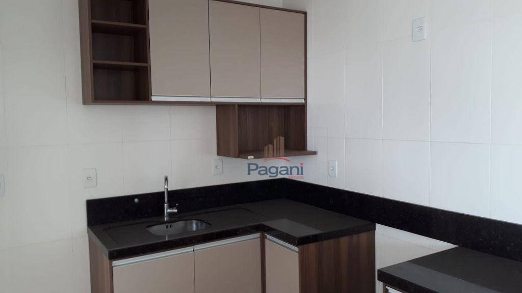 Apartamento à venda com 3 quartos, 104m² - Foto 3