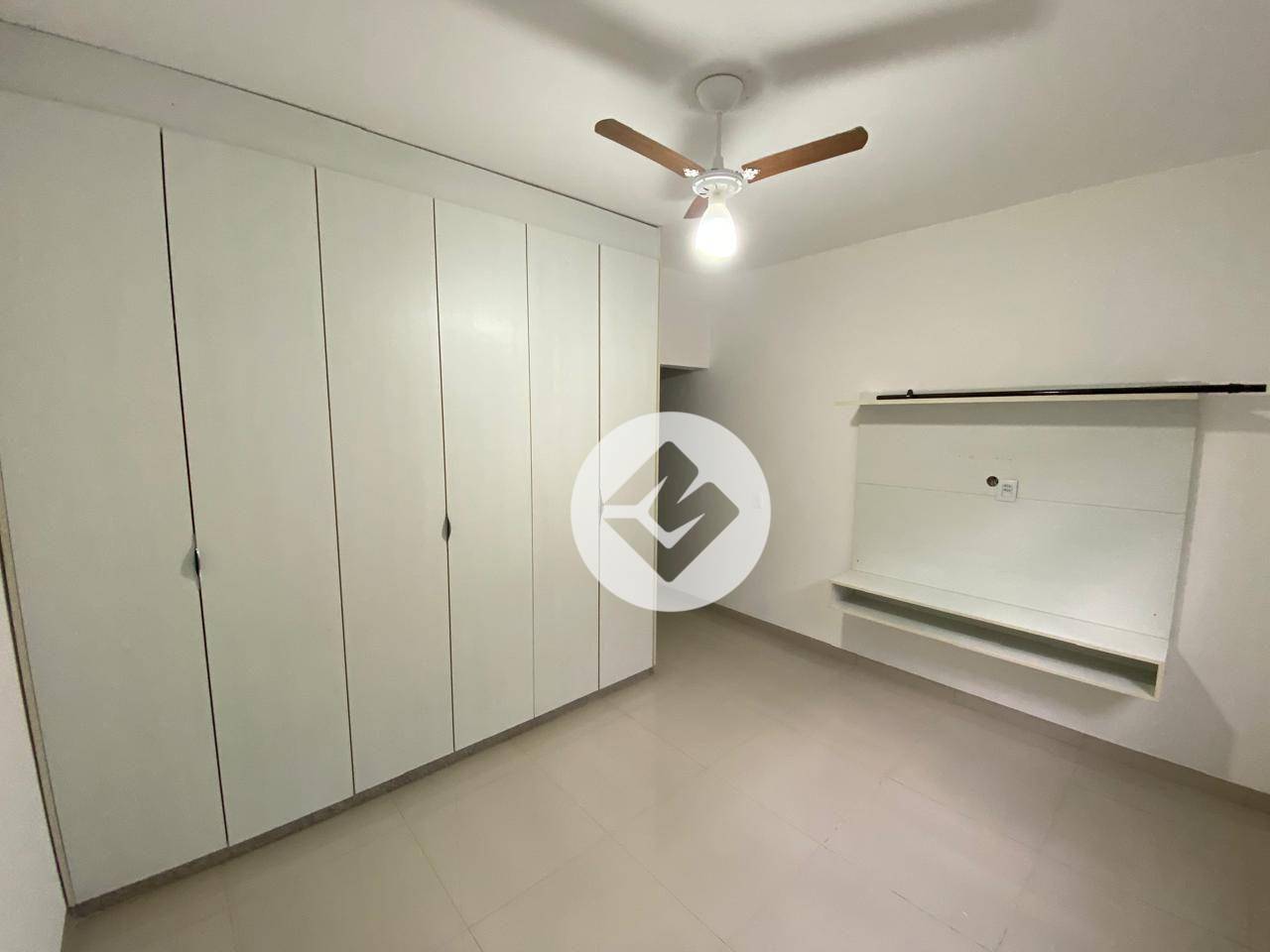 Casa para alugar com 4 quartos, 350m² - Foto 14