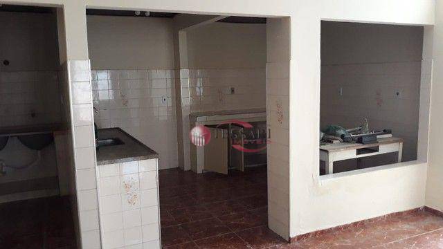 Casa à venda com 3 quartos, 220m² - Foto 16