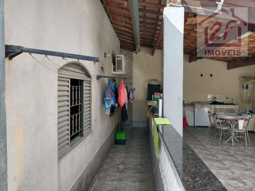 Casa à venda com 3 quartos, 250M2 - Foto 4