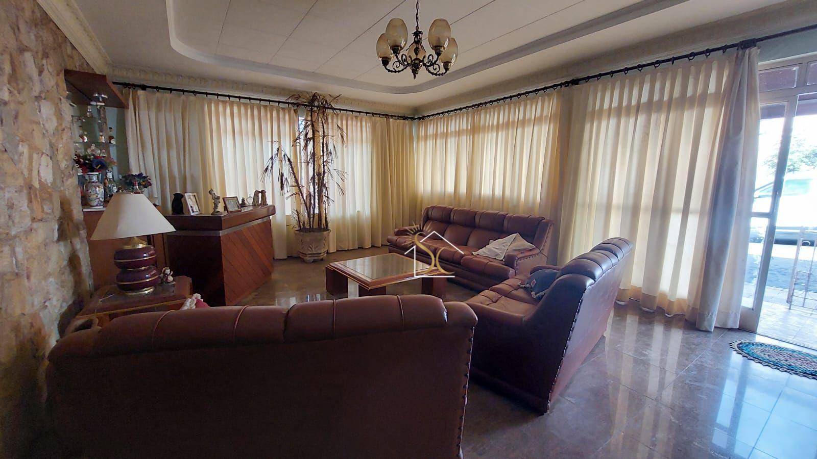 Casa à venda e aluguel com 3 quartos, 247m² - Foto 4