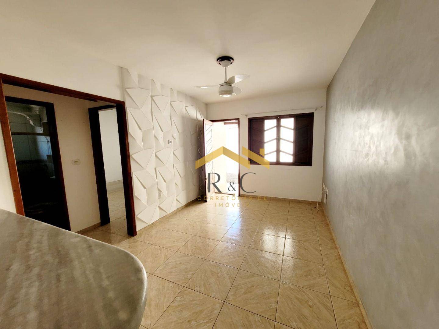 Casa à venda com 2 quartos, 68m² - Foto 4