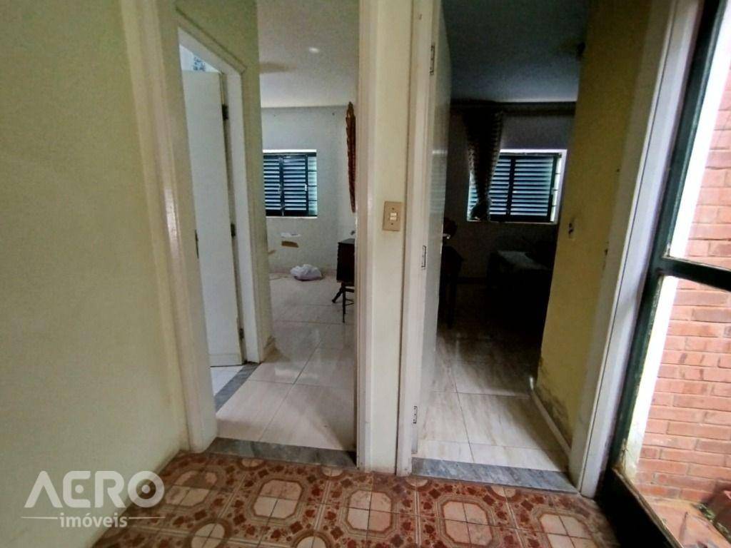 Casa para alugar com 4 quartos, 350m² - Foto 5