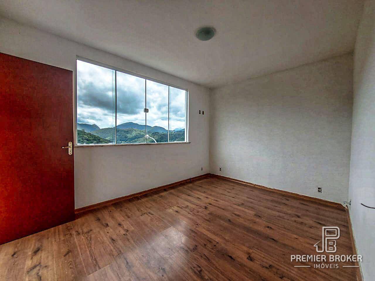 Casa de Condomínio à venda com 4 quartos, 216m² - Foto 13