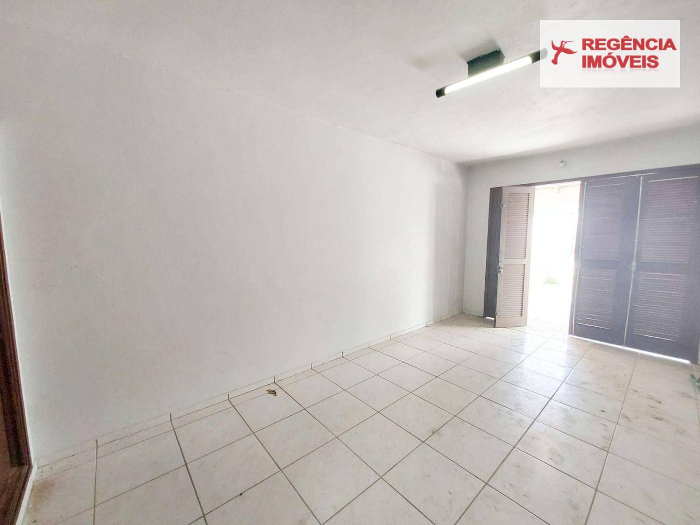 Casa à venda com 3 quartos, 152m² - Foto 3