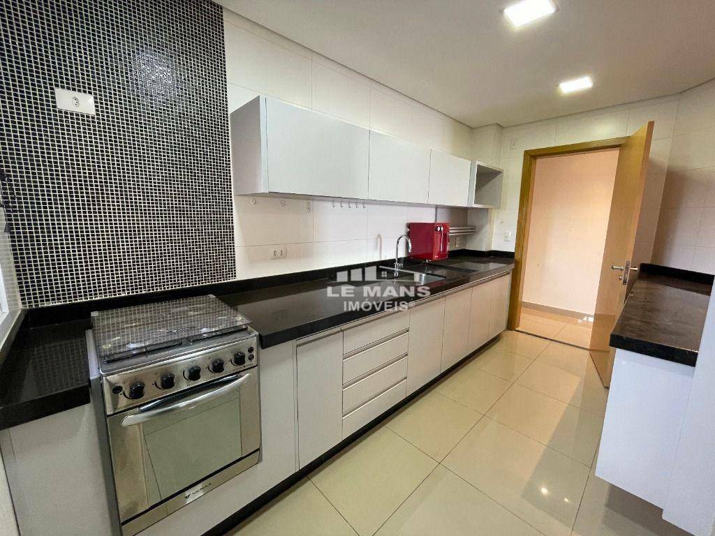Apartamento para alugar com 3 quartos, 116m² - Foto 2
