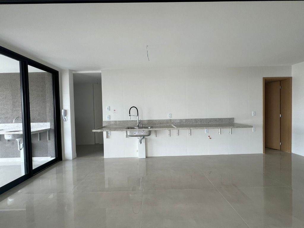 Apartamento à venda com 4 quartos, 261m² - Foto 8