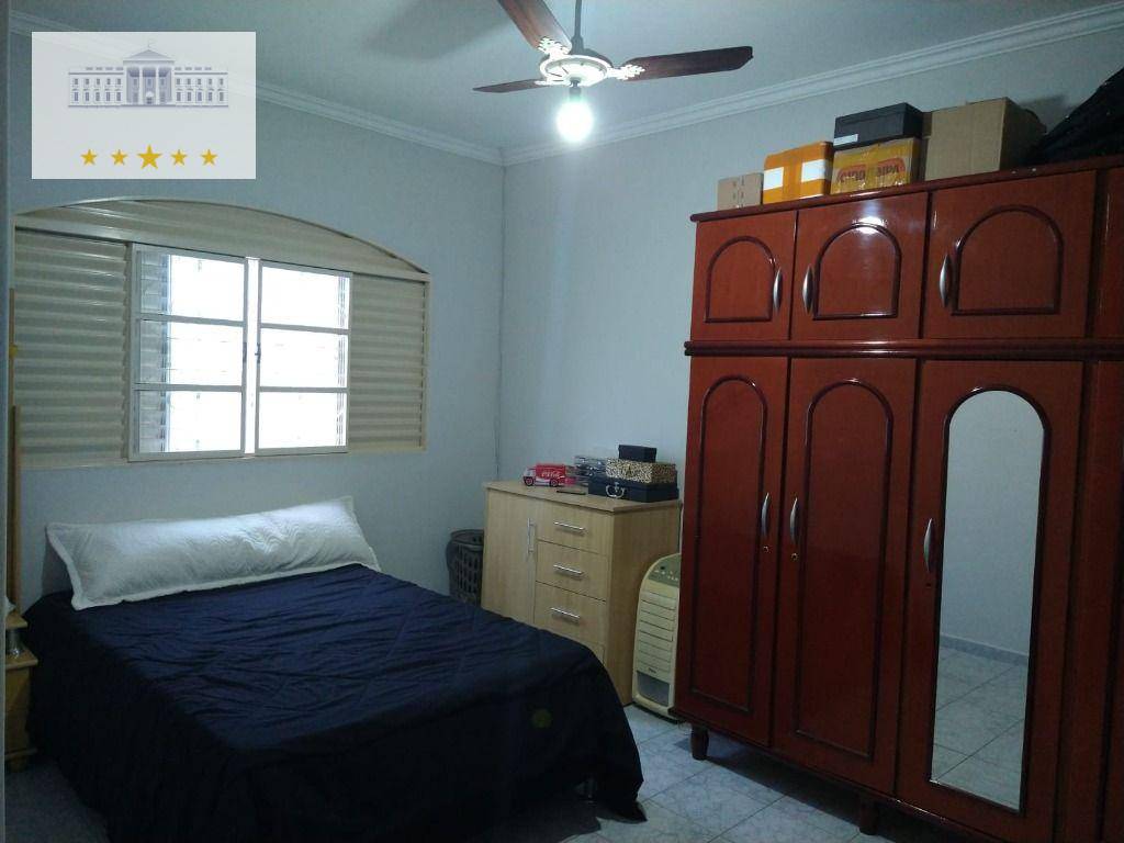 Casa à venda com 3 quartos, 212m² - Foto 8