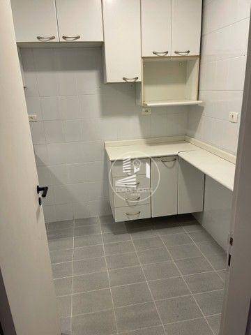 Apartamento à venda com 2 quartos, 70m² - Foto 17