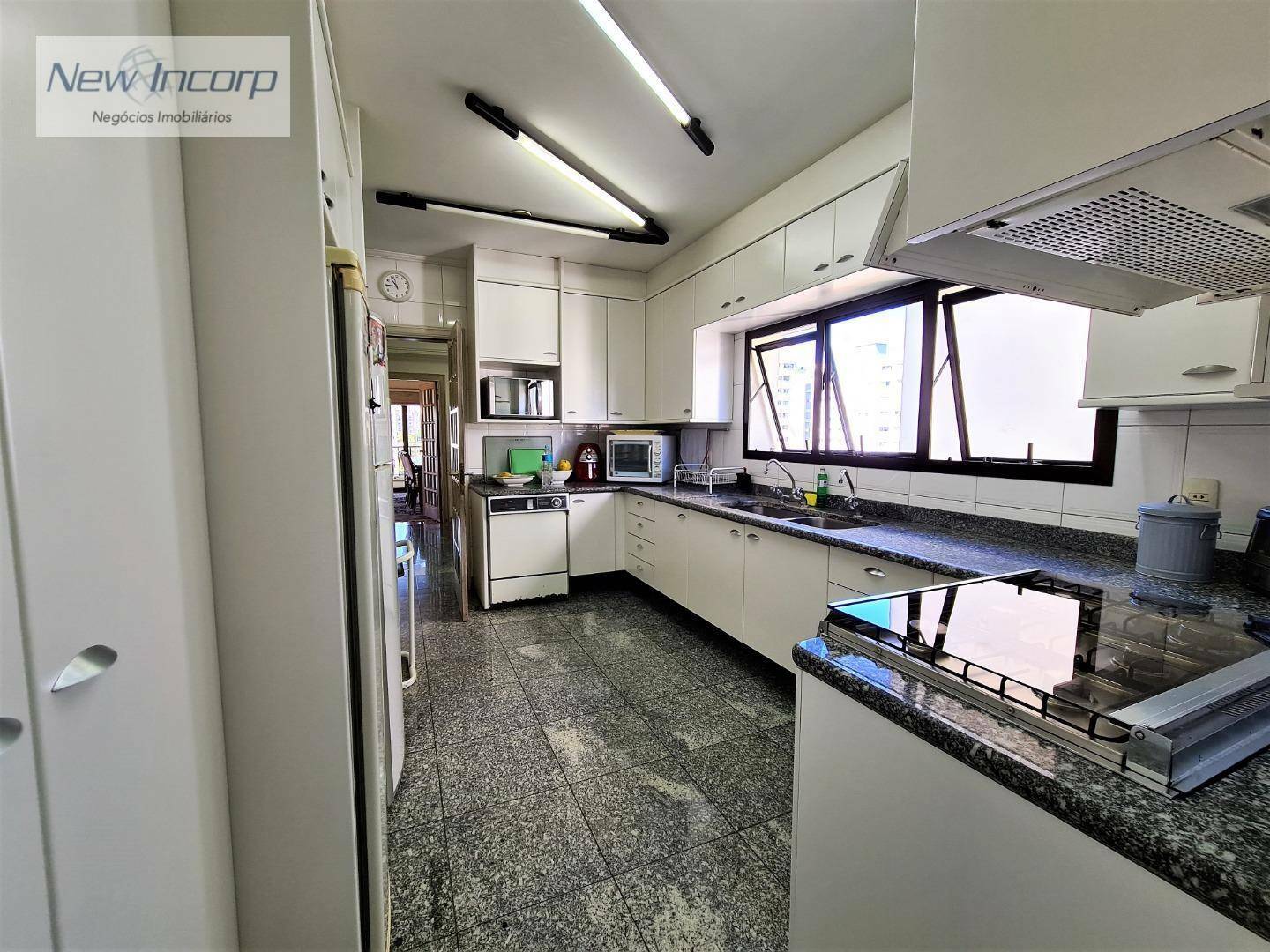 Apartamento à venda com 4 quartos, 257m² - Foto 22