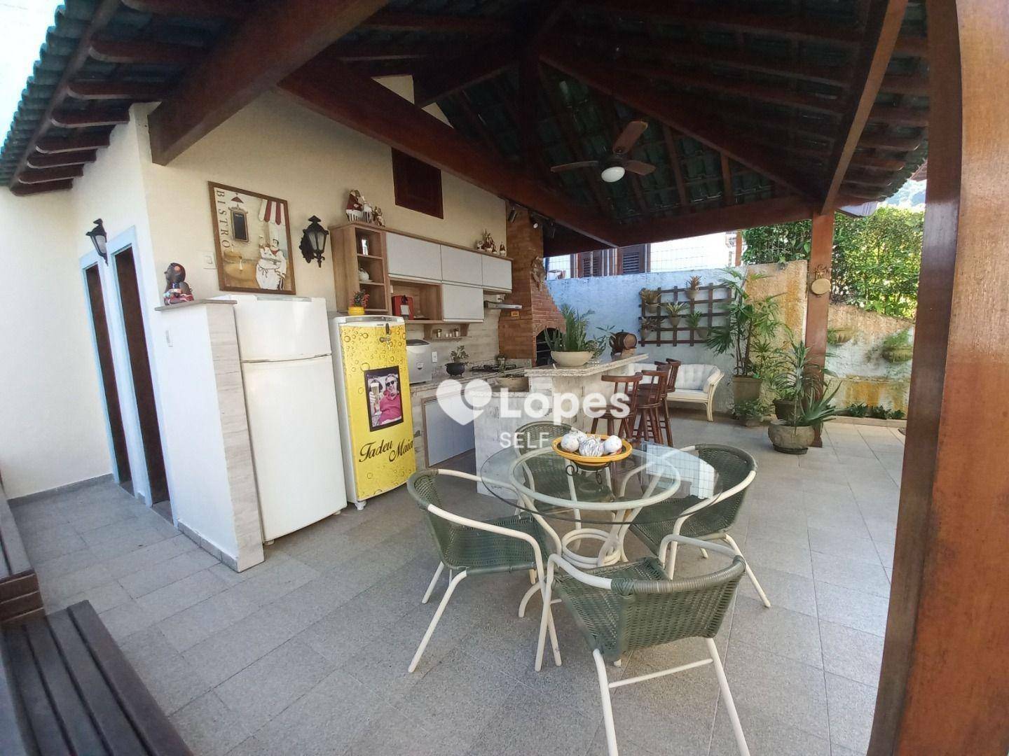 Casa de Condomínio à venda com 4 quartos, 350m² - Foto 4