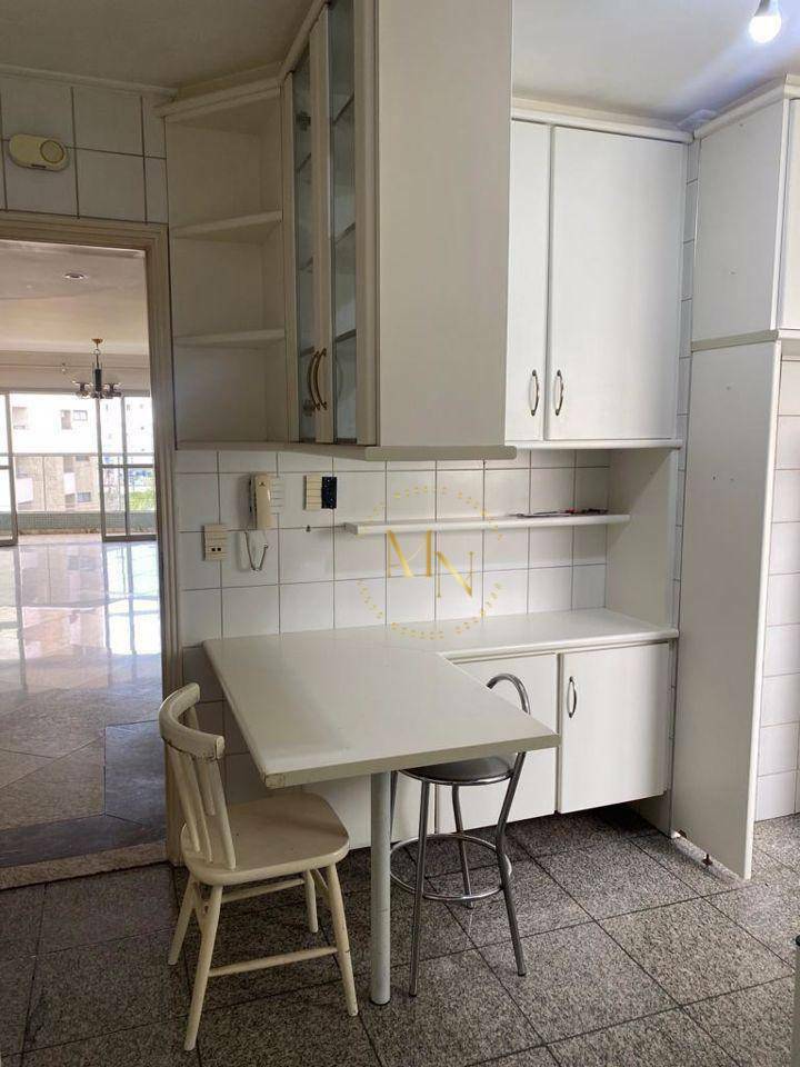 Apartamento à venda com 3 quartos, 134m² - Foto 7