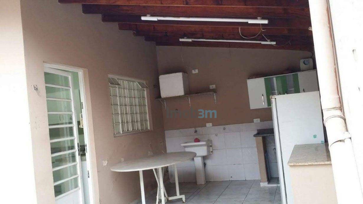 Casa à venda com 3 quartos, 120m² - Foto 2