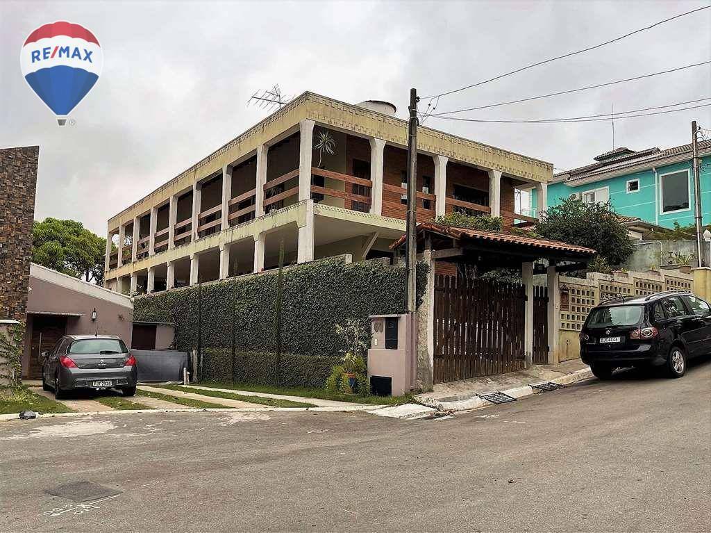 Casa para alugar com 5 quartos, 471m² - Foto 2