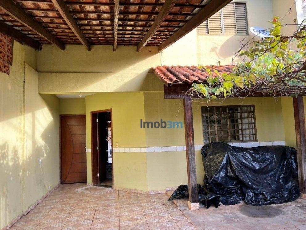 Sobrado para alugar com 3 quartos, 240m² - Foto 2