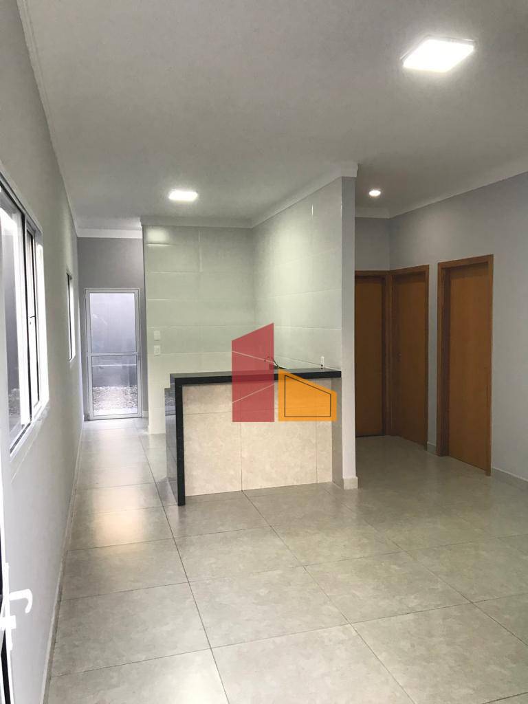 Casa à venda com 2 quartos, 60m² - Foto 1