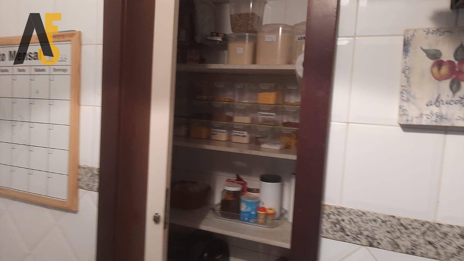 Casa de Condomínio à venda com 5 quartos, 383m² - Foto 13