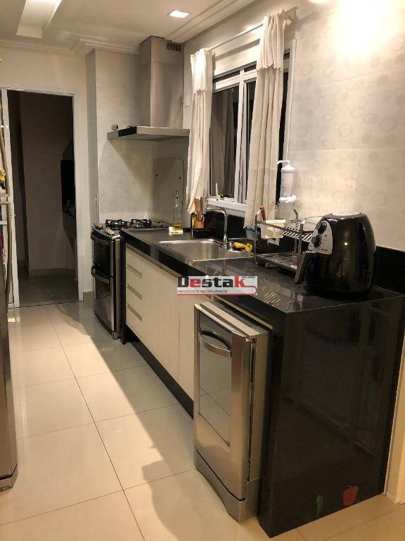 Apartamento à venda com 3 quartos, 147m² - Foto 12