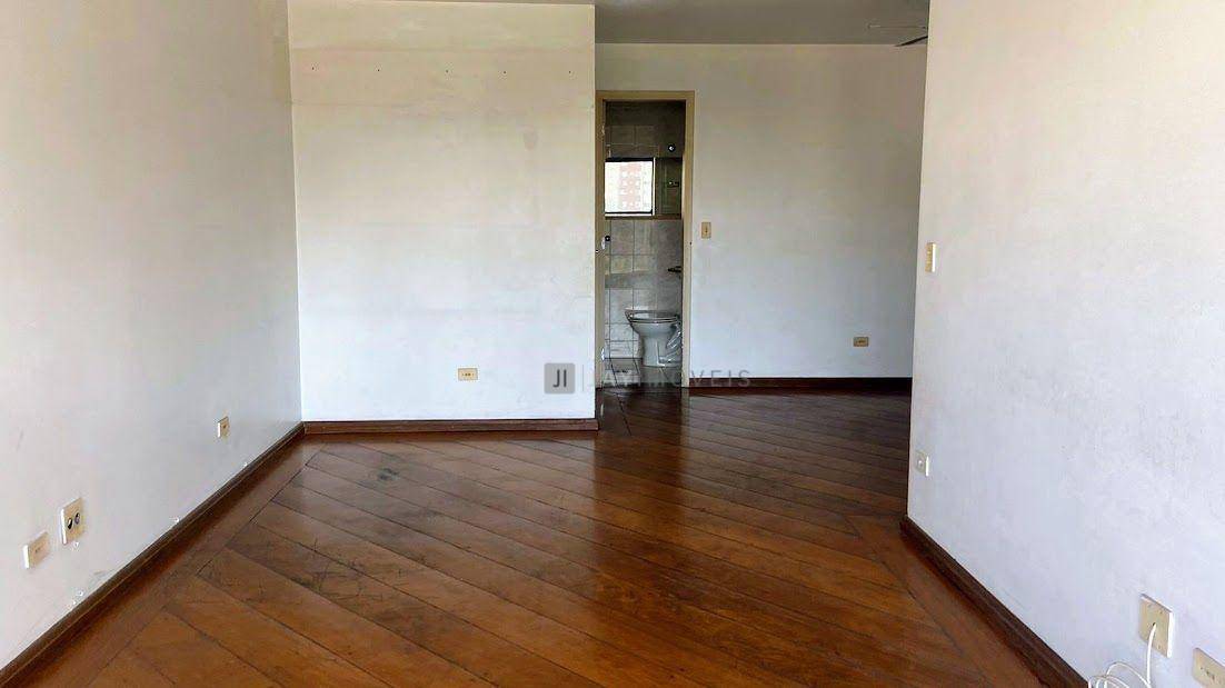 Apartamento à venda com 3 quartos, 101m² - Foto 1