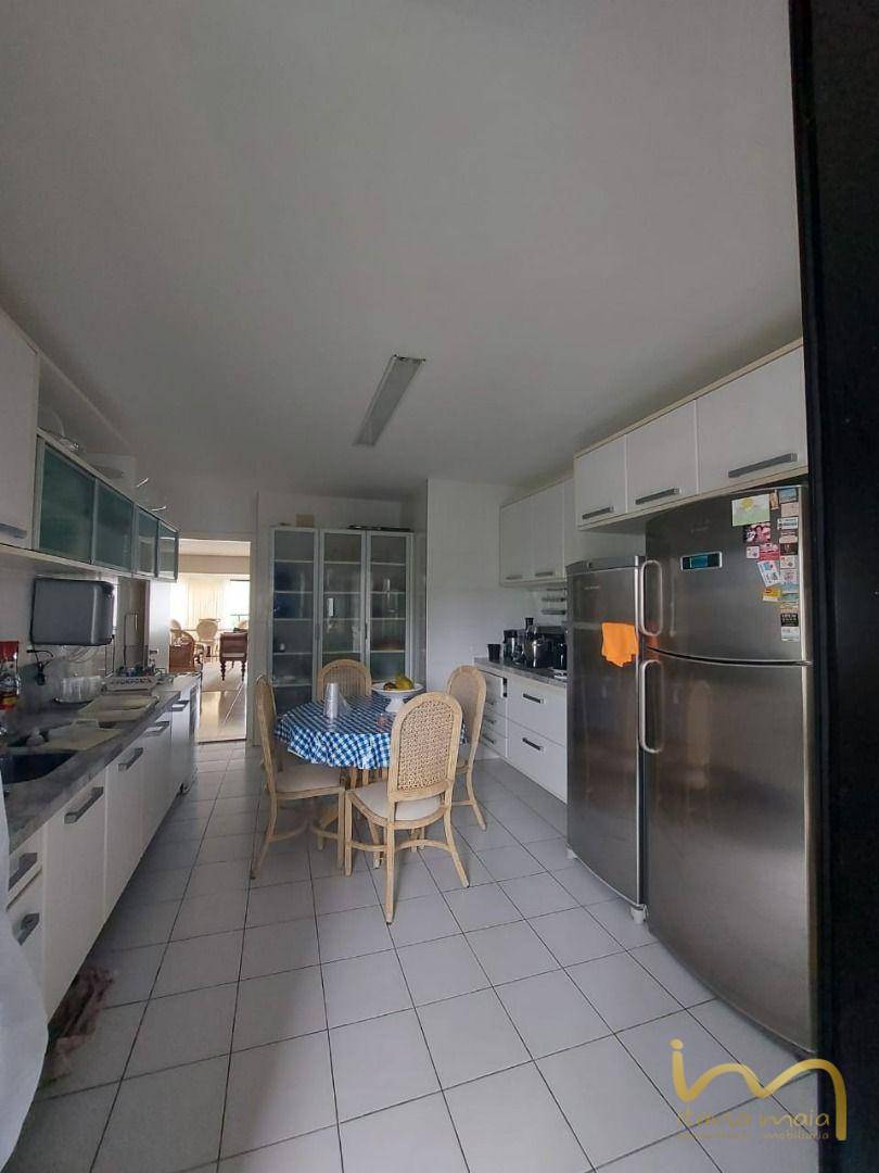 Apartamento à venda com 4 quartos, 243m² - Foto 8