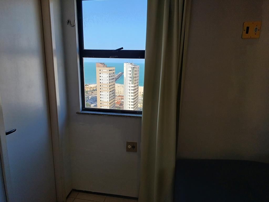 Apartamento para alugar com 3 quartos, 137m² - Foto 12