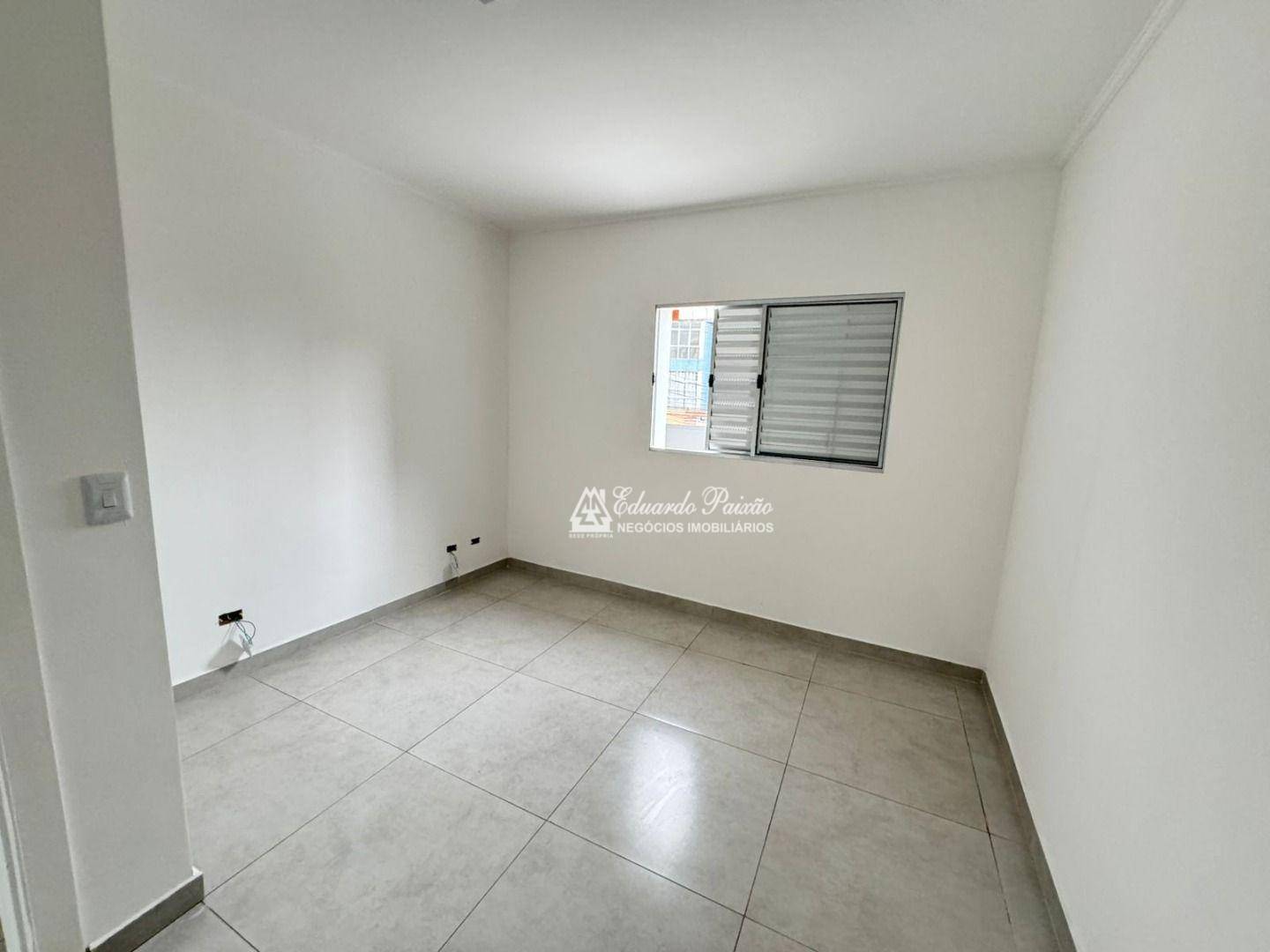 Apartamento para alugar com 2 quartos, 65m² - Foto 12