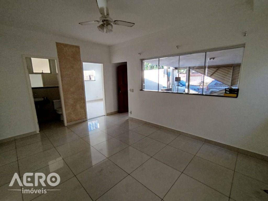 Casa para alugar com 3 quartos, 210m² - Foto 5