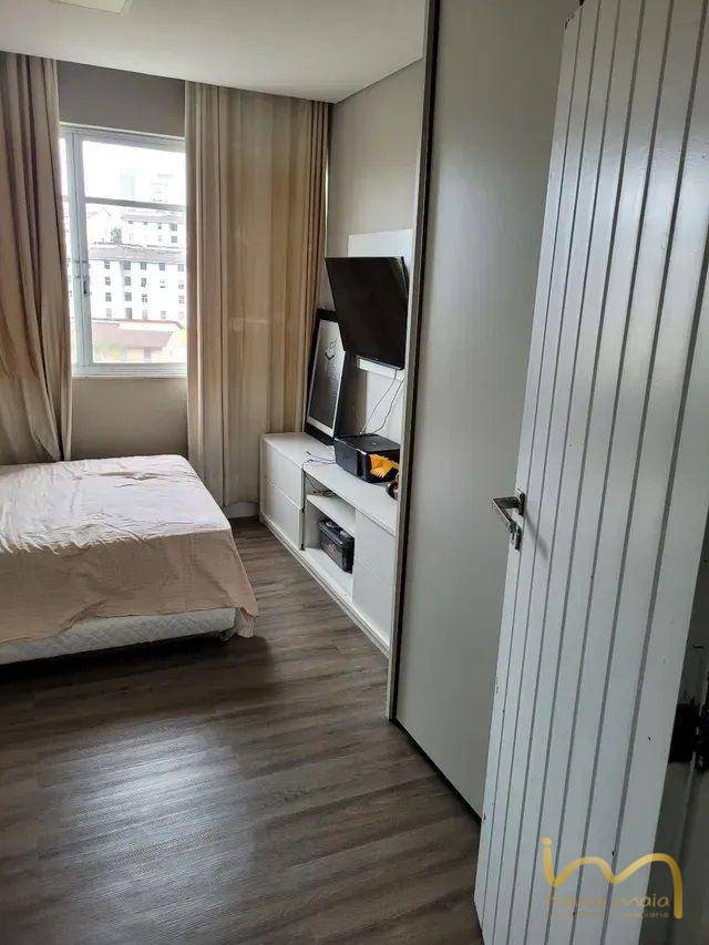 Apartamento à venda com 4 quartos, 215m² - Foto 6