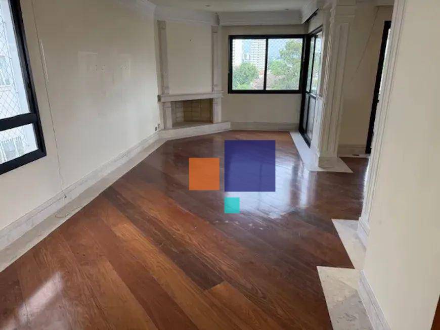 Apartamento à venda com 3 quartos, 216m² - Foto 2