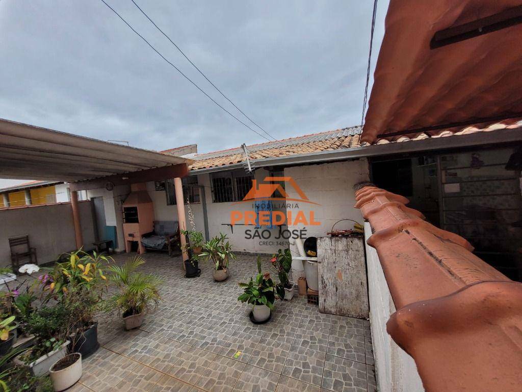 Casa à venda com 3 quartos, 160m² - Foto 4