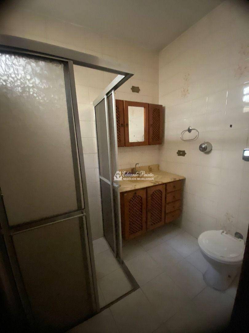 Casa à venda e aluguel com 4 quartos, 220m² - Foto 10